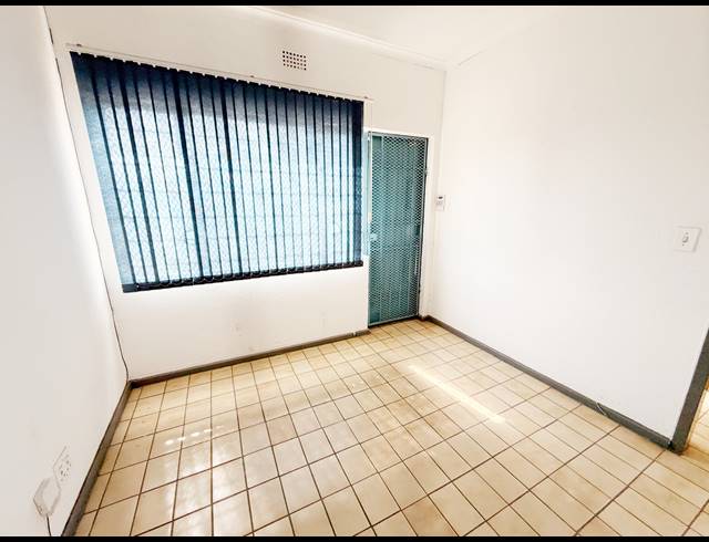 200M² WAREHOUSE TO LET IN ALRODE SOUTH
